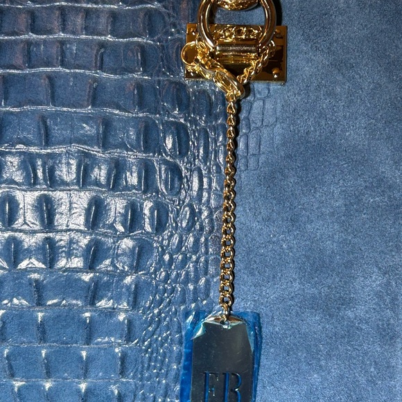 Borse in Pelle Blue Croc-Embossed Suede & Leather Bag Approx. 12” x 10” x 4” NWT - Picture 9 of 15